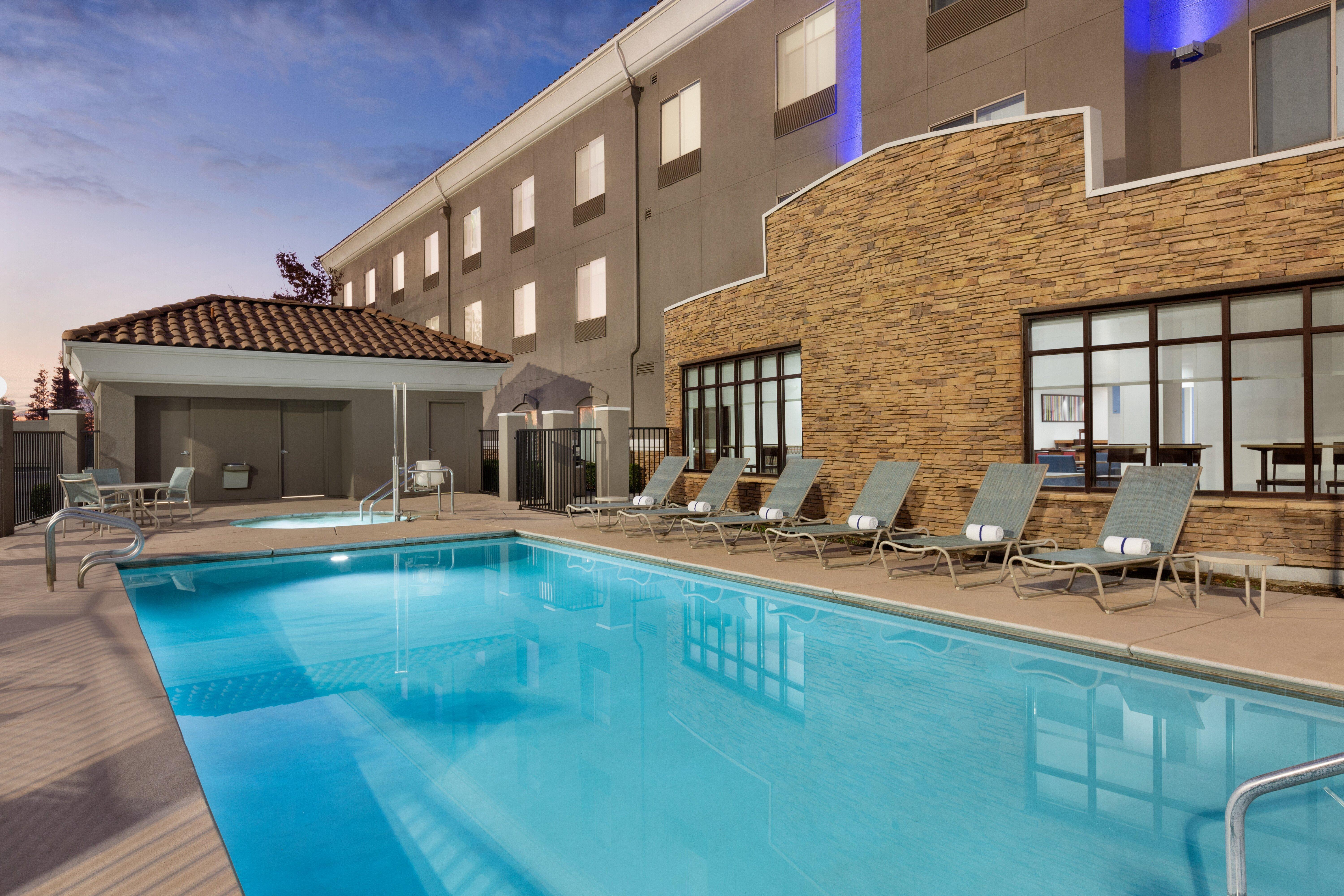 Holiday Inn Express & Suites Merced - Yosemite Natl Pk Area By Ihg Exterior foto